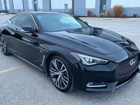 Used 2017 INFINITI Q60 2.0t w/ Cargo Package image 6