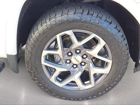 Used 2022 GMC Sierra 1500 SLT w/ SLT Convenience Package AWD/4WD image 7