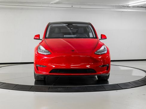 Used 2021 Tesla Model Y Long Range image 10