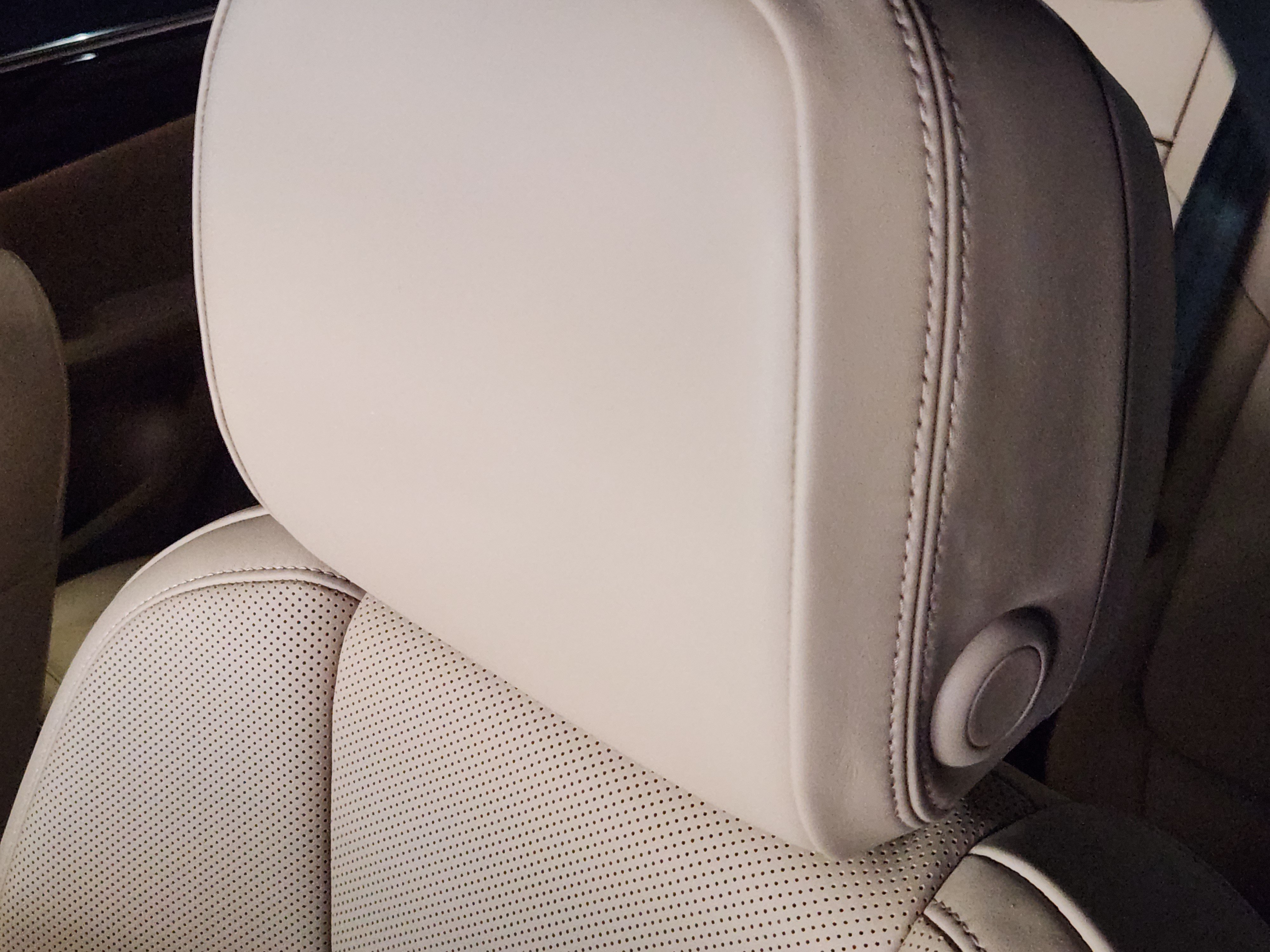 Certified 2026 Porsche Macan AWD/4WD image 18
