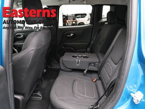 Used 2022 Jeep Renegade Latitude w/ Convenience Group AWD/4WD image 22