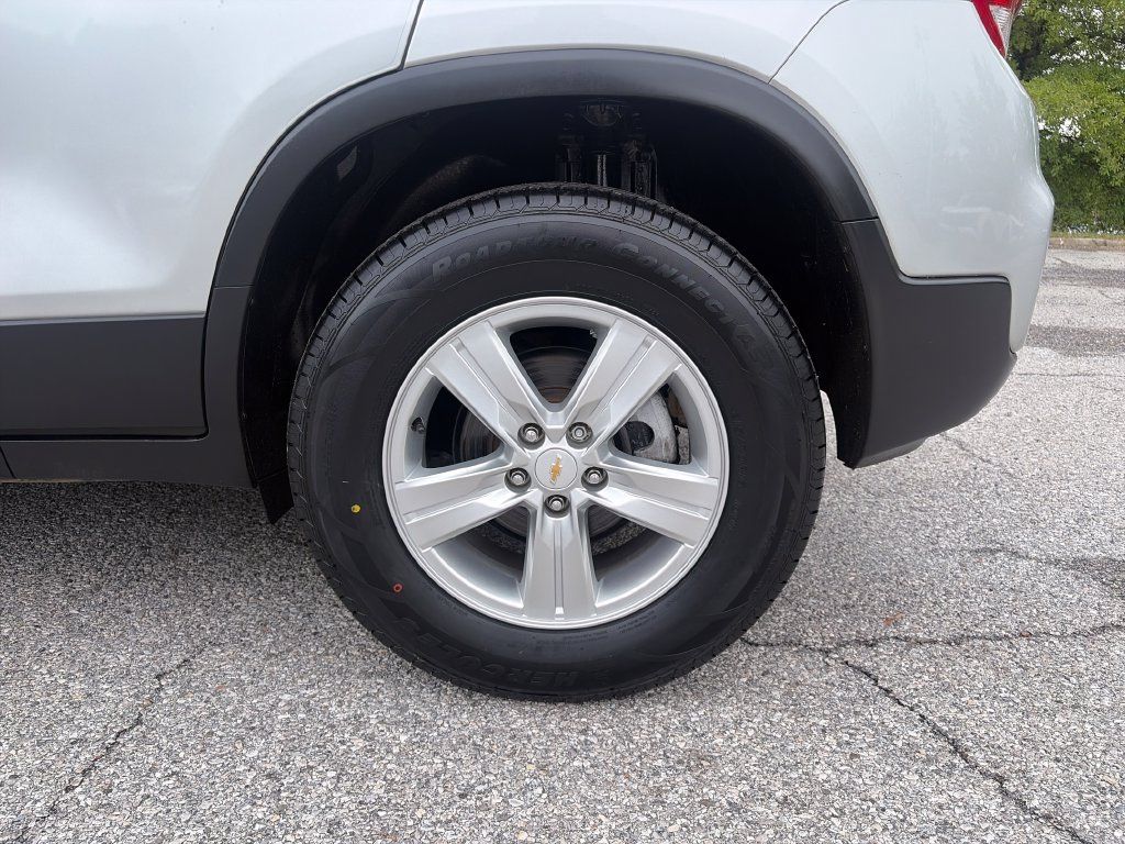 Used 2020 Chevrolet Trax LT w/ LT Convenience Package AWD/4WD image 38