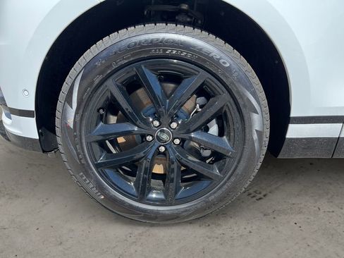 New 2026 Land Rover Range Rover Velar Dynamic SE image 9