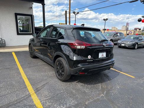 Used 2021 Nissan Kicks S FWD image 10