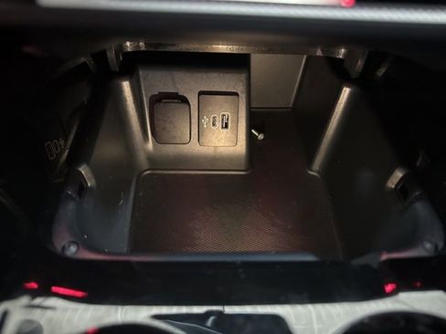 Used 2025 Ford Explorer Platinum image 39