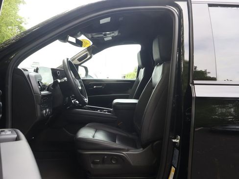 Used 2025 Chevrolet Tahoe Z71 AWD/4WD image 34