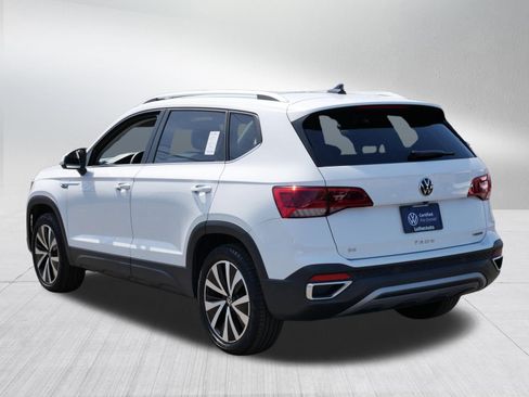 Certified 2023 Volkswagen Taos SE w/ Panoramic Sunroof Package AWD/4WD image 5