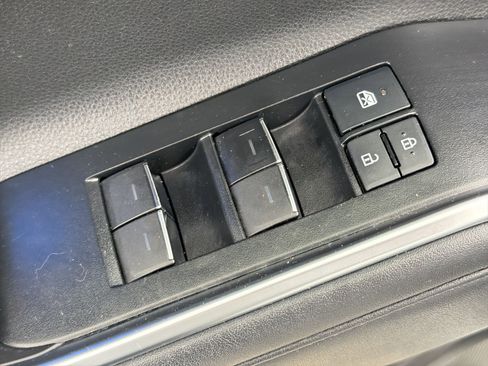 Used 2022 Toyota Highlander Limited AWD/4WD image 15