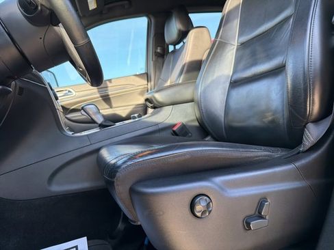 Used 2018 Jeep Grand Cherokee Limited image 11