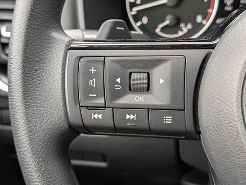 Used 2023 Nissan Rogue SV image 19