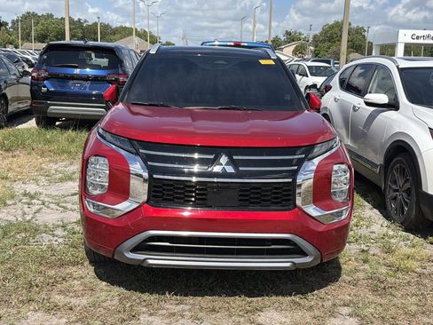 Used 2025 Mitsubishi Outlander SEL FWD image 2