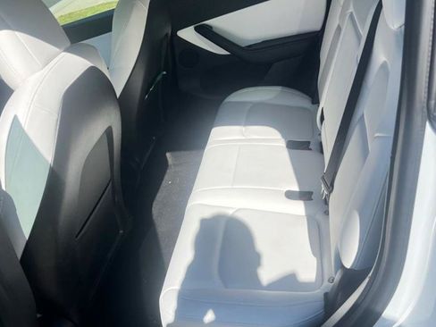 Used 2021 Tesla Model Y Long Range AWD/4WD image 4