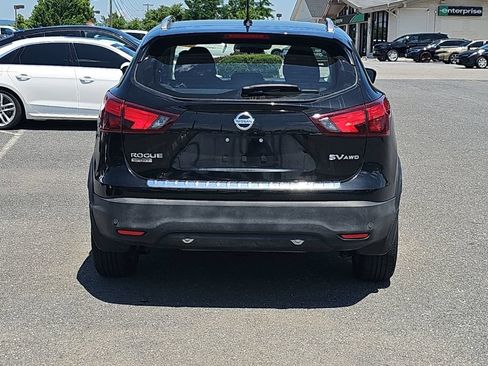 Used 2019 Nissan Rogue Sport SV w/ Technology Package AWD/4WD image 14