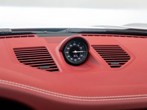 Certified 2025 Porsche 911 Carrera image 29