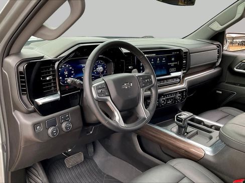 Certified 2025 Chevrolet Silverado 1500 RST RWD image 17