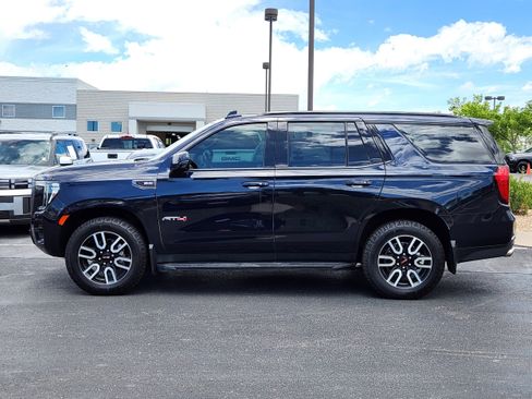 Used 2024 GMC Yukon AT4 w/ Technology Package AWD/4WD image 2