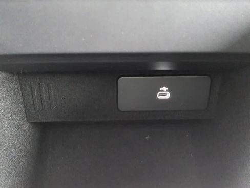 New 2026 Land Rover Range Rover Sport Dynamic SE image 32