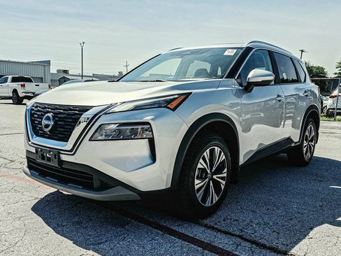 Used 2023 Nissan Rogue SV w/ SV Premium Package AWD/4WD image 3