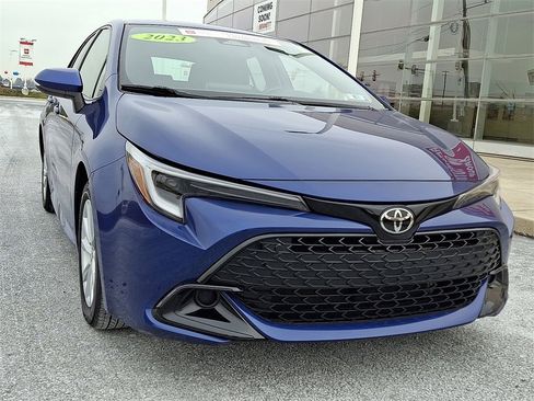 Certified 2023 Toyota Corolla SE image 2