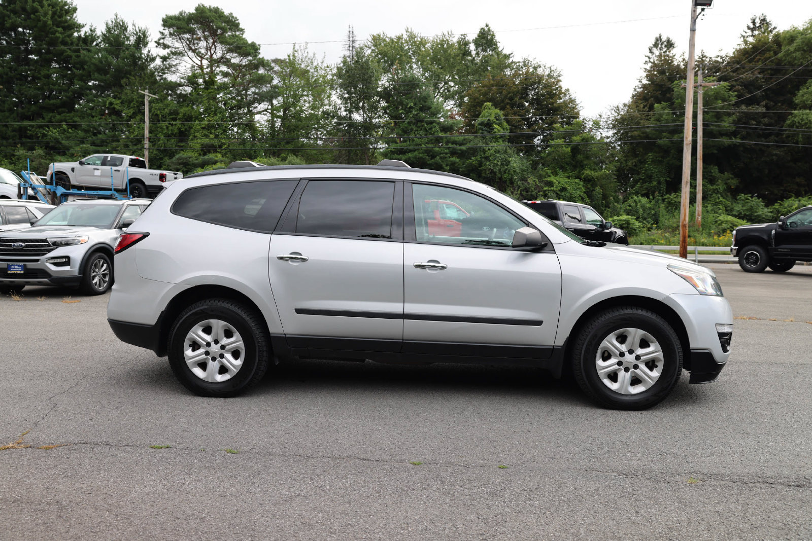 Used 2016 Chevrolet Traverse LS FWD image 4
