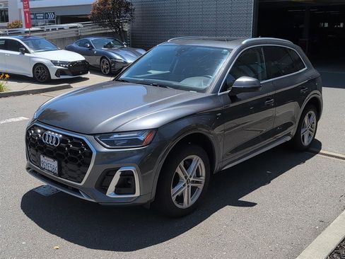Used 2023 Audi Q5 e Premium Plus w/ Premium Plus Package AWD/4WD image 1