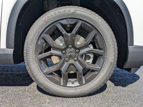 New 2025 Honda Pilot Touring image 11