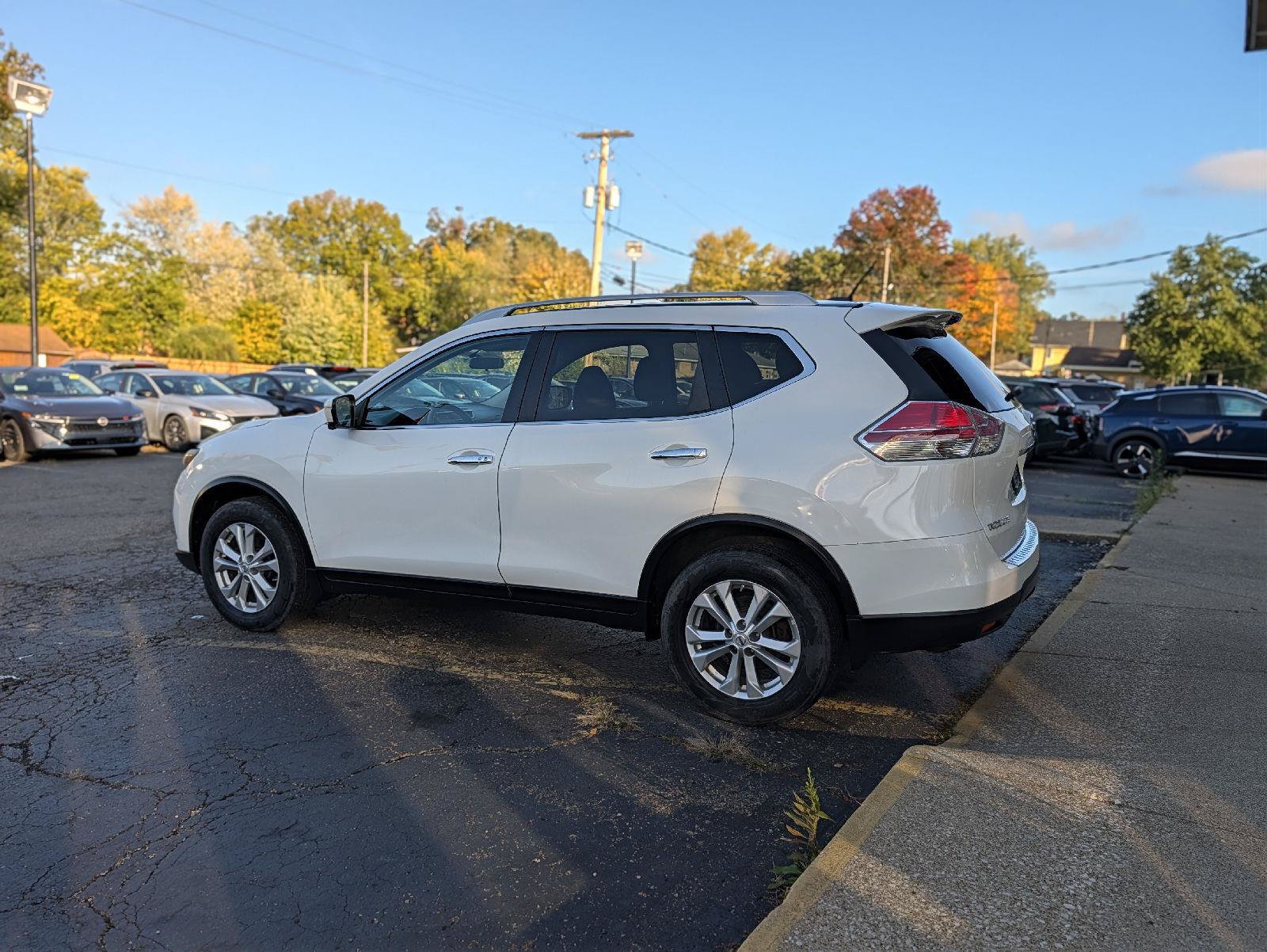 Used 2014 Nissan Rogue SV w/ SV Premium Package AWD/4WD image 8