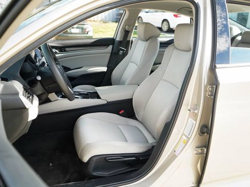 Used 2019 Honda Accord LX image 7