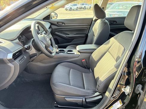 Used 2024 Nissan Altima 2.5 S FWD image 18