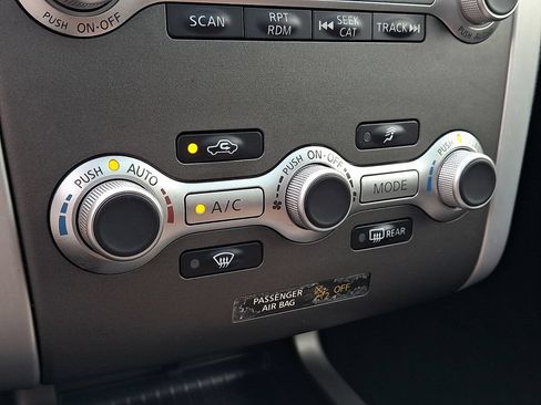 Used 2013 Nissan Murano LE w/ Platinum Pkg AWD/4WD image 22