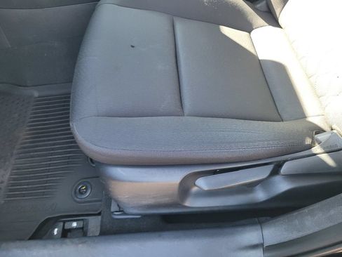 Used 2023 Toyota Corolla LE FWD image 27