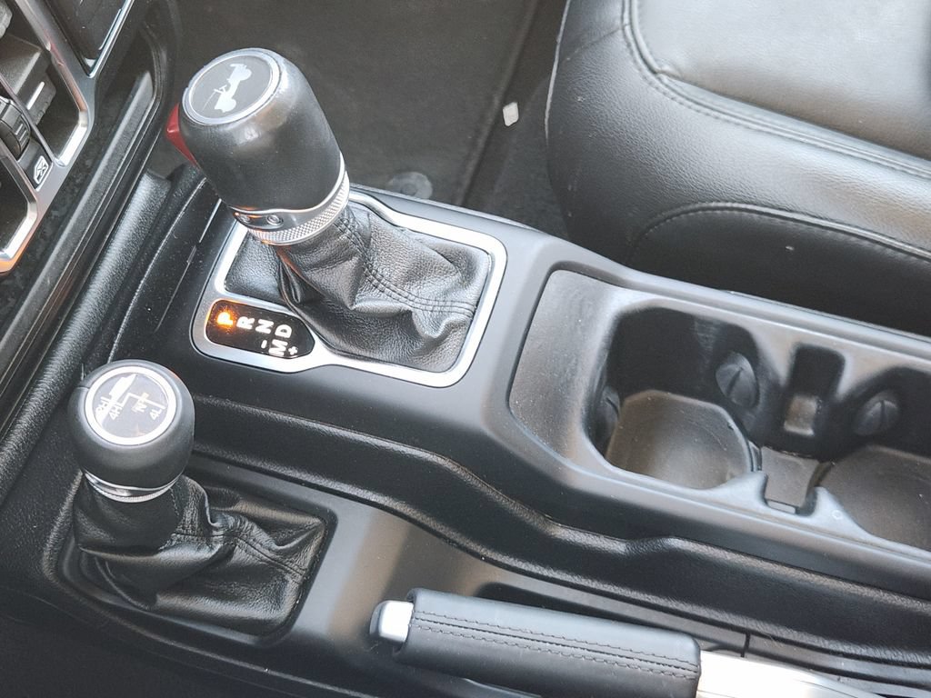 Used 2021 Jeep Wrangler Unlimited Sahara AWD/4WD image 20