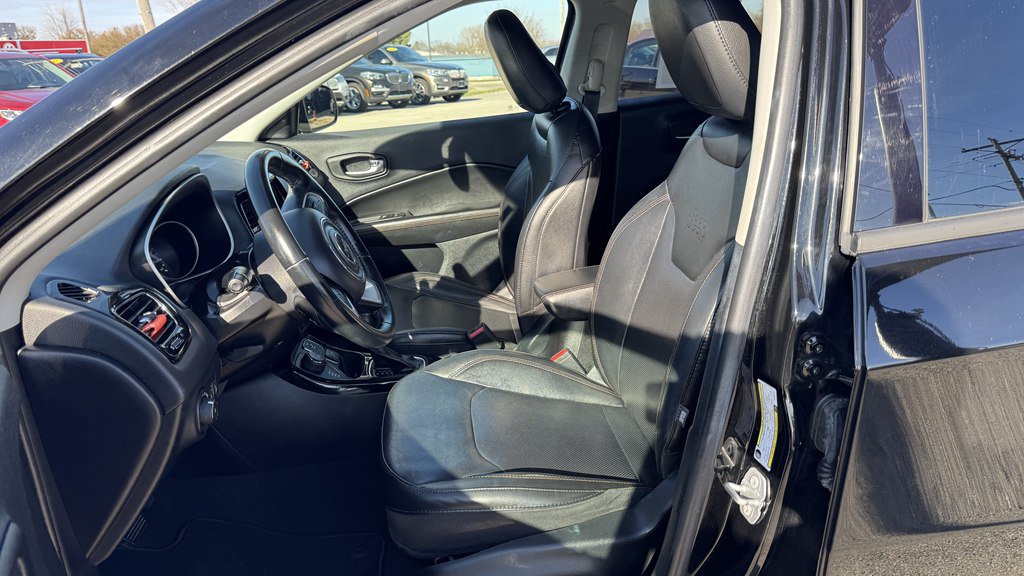 Used 2019 Jeep Compass Limited AWD/4WD image 15