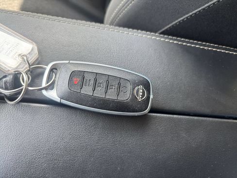 Used 2025 Nissan Rogue SV AWD/4WD image 21