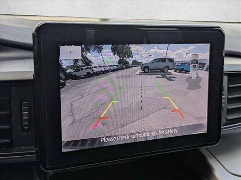 Used 2021 Ford Explorer XLT RWD image 12