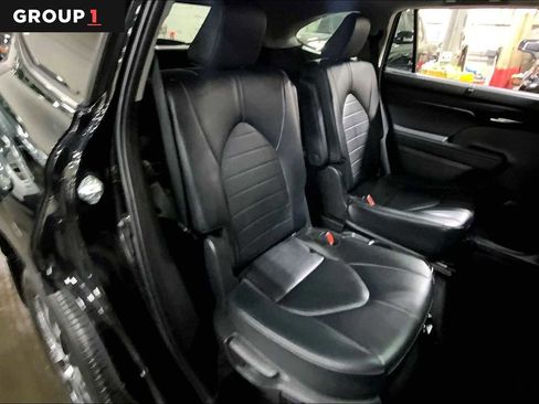 Certified 2024 Toyota Highlander XLE AWD/4WD image 20