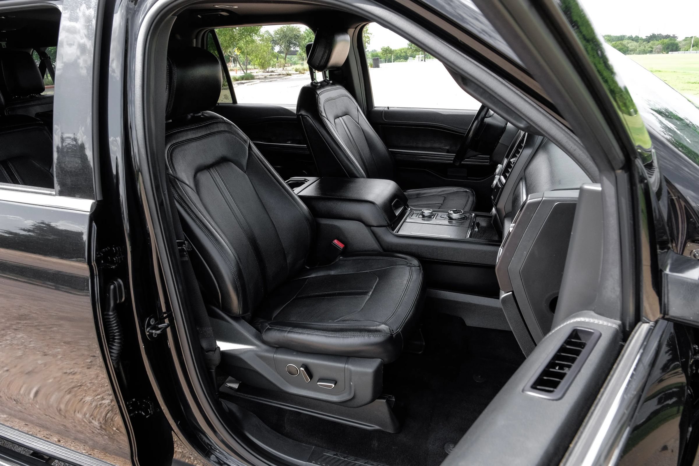 Used 2020 Ford Expedition Max Limited AWD/4WD image 36