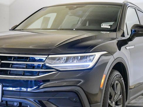 Used 2024 Volkswagen Tiguan SE image 9