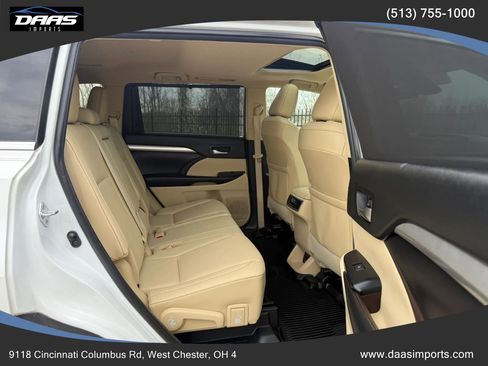 Used 2019 Toyota Highlander XLE image 28