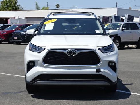 Used 2022 Toyota Highlander Platinum AWD/4WD image 3