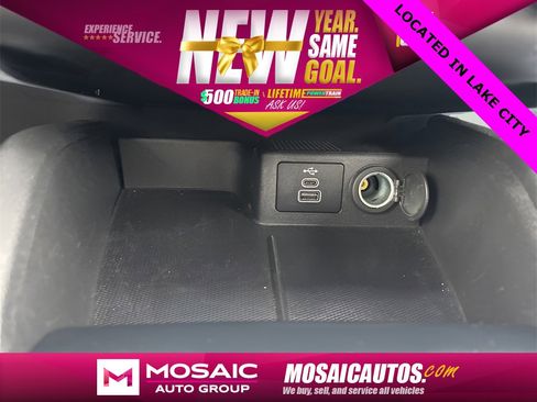 Used 2025 Ford Escape ST-Line image 29