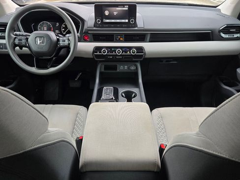 Used 2023 Honda Pilot LX image 17