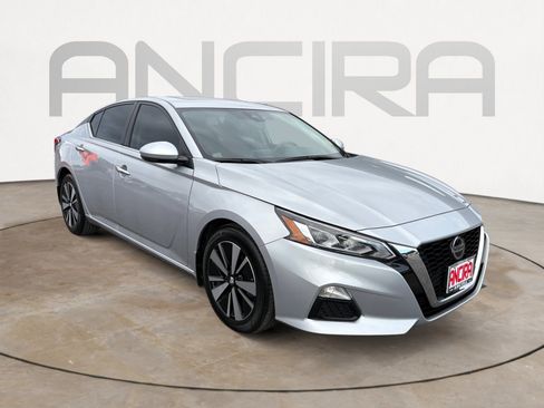Used 2022 Nissan Altima 2.5 SV w/ SV Premium Package image 4