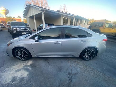 Used 2020 Toyota Corolla SE image 3