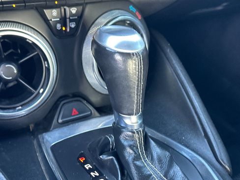 Used 2021 Chevrolet Camaro LT image 15