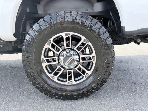 Used 2026 Ford F250 Platinum w/ Platinum Plus Package image 37