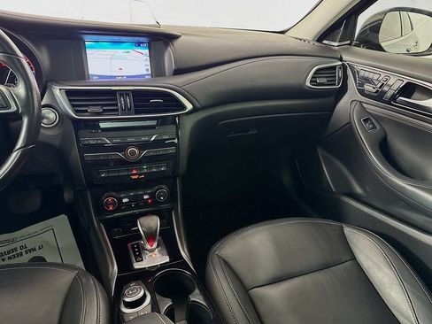 Used 2018 INFINITI QX30 Premium w/ Navigation Package FWD image 27