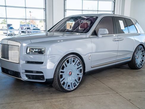 Used 2022 Rolls-Royce Cullinan image 12