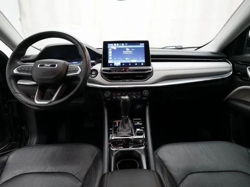 Certified 2022 Jeep Compass Limited image 5