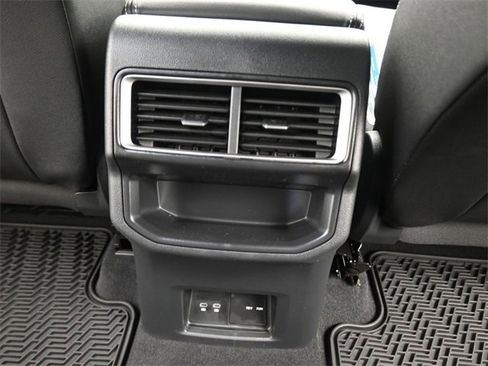 New 2026 Volkswagen Atlas Cross Sport SE image 24